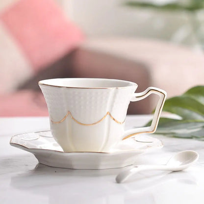Vintage Ceramic Coffee Cup Spoon Plate Set Exquisite Creative Latte Flower Tea Water Cup European Style Golden Edge Milk Cups