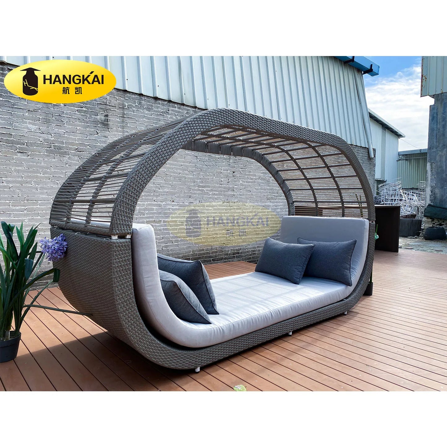 Poolside Patio All Weather Lounger PE Rattan Square Outdoor Day Bed