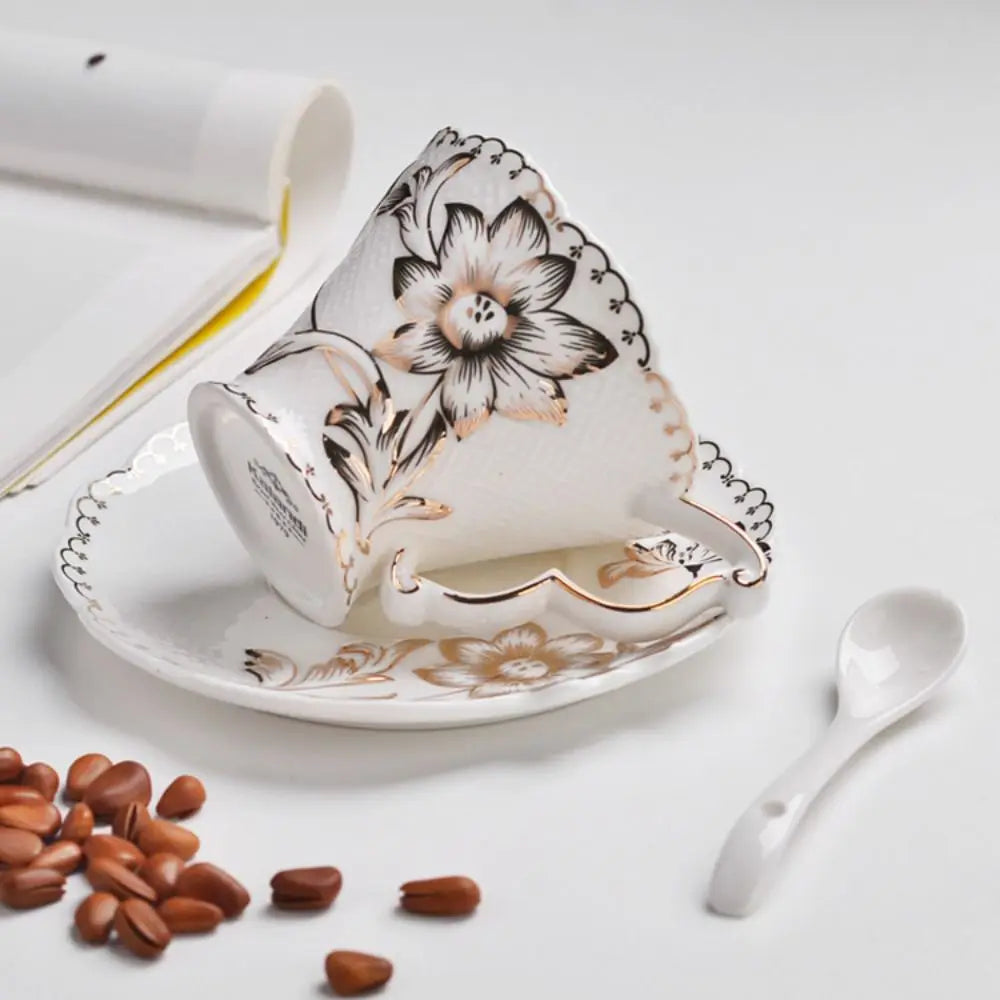 Vintage Ceramic Coffee Cup Spoon Plate Set Exquisite Creative Latte Flower Tea Water Cup European Style Golden Edge Milk Cups