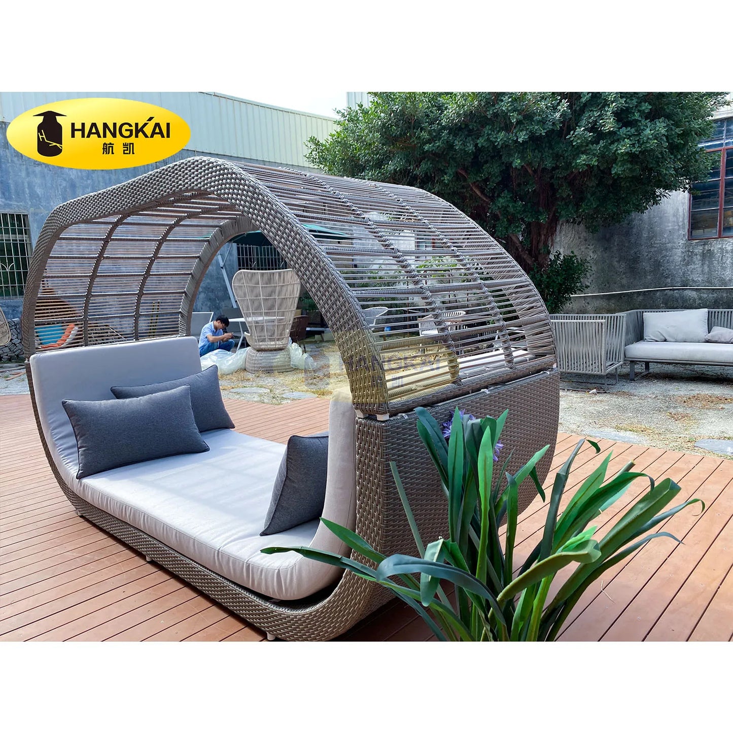 Poolside Patio All Weather Lounger PE Rattan Square Outdoor Day Bed